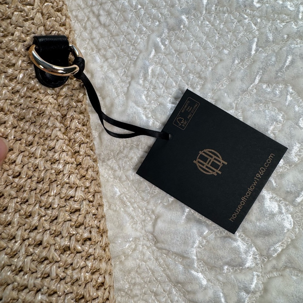 NWT House of Harlow 1960 Beige Woven Shoulder Bag with Black Logo Patch - Picture 2 of 9